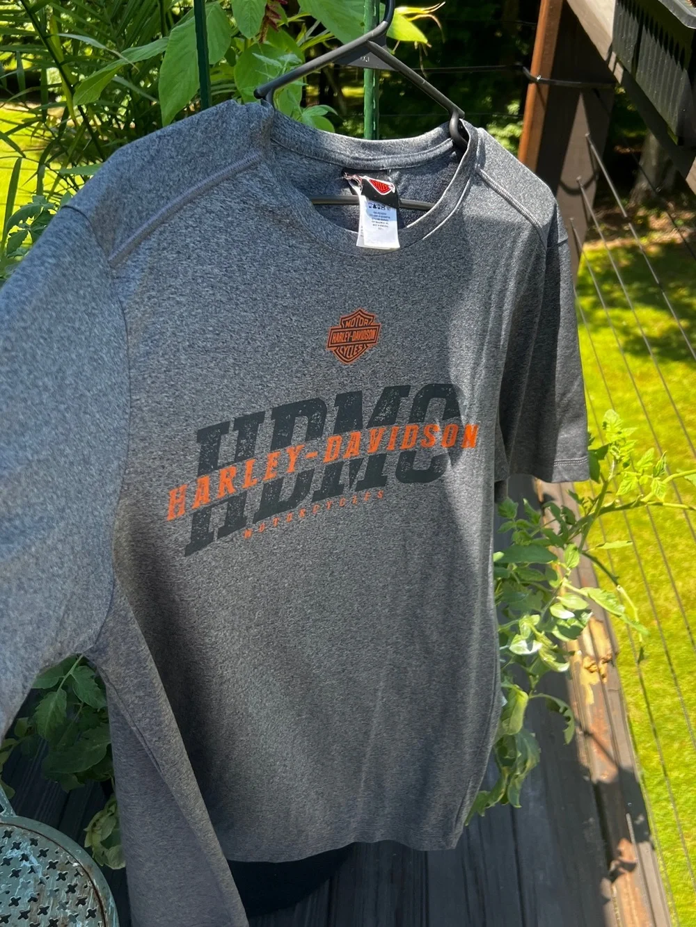 Harley Davidson Suburban Motors Performance Shirt Men’s L